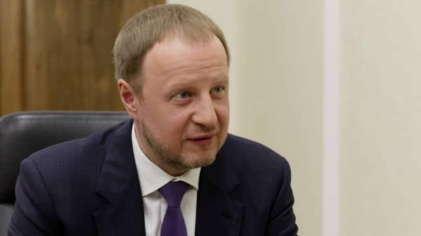 Губернатор Алтайского края Виктор Томенко встретился с заместителем командующего 15-й армией ВКС особого назначения генерал-майором Андреем Калютой