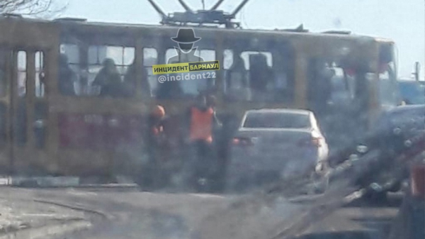 Дорожно-транспортные происшествия в Барнауле: пострадали несколько автомобилей и трамвай Дорожно-транспортные происшествия в Барнауле: пострадали несколько автомобилей и трамвай