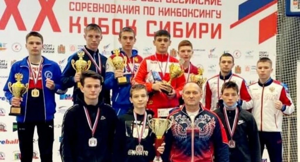 Кикбоксеры из Камня триумфально выступили на Всероссийских соревнованиях Кикбоксеры из Камня триумфально выступили на Всероссийских соревнованиях