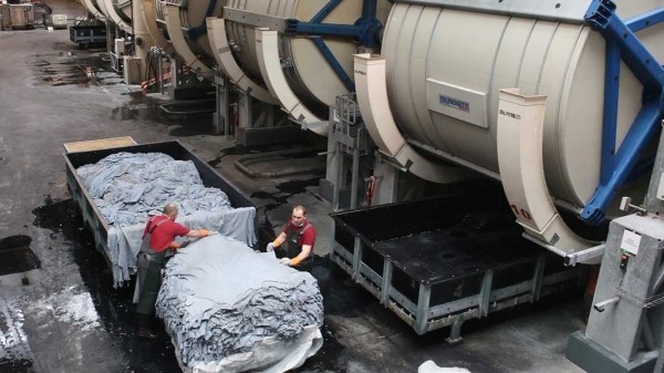Заринский завод по переработке кожи нарастил выпуск продукции Заринский завод по переработке кожи нарастил выпуск продукции