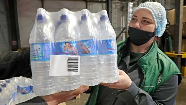 На предприятиях пищевой промышленности Алтайского края начали маркировать питьевую воду На предприятиях пищевой промышленности Алтайского края начали маркировать питьевую воду