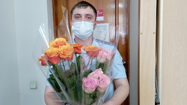 Полиция Алтайского края приняла участие в акции «8 Марта – в каждый дом» Полиция Алтайского края приняла участие в акции «8 Марта – в каждый дом»