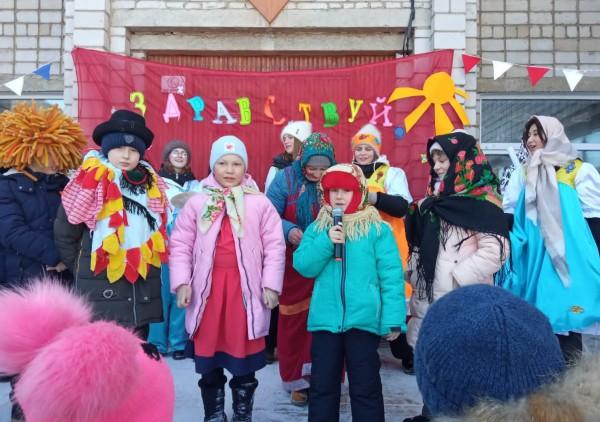 В Славгородском лицее № 17 для учащихся начальных классов организовали проводы зимы В Славгородском лицее № 17 для учащихся начальных классов организовали проводы зимы