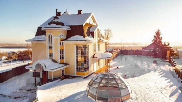В живописном районе Барнаула продают шикарный дворец с личной спа-зоной В живописном районе Барнаула продают шикарный дворец с личной спа-зоной