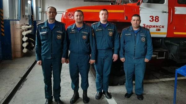 Заринские пожарные спасли людей Заринские пожарные спасли людей