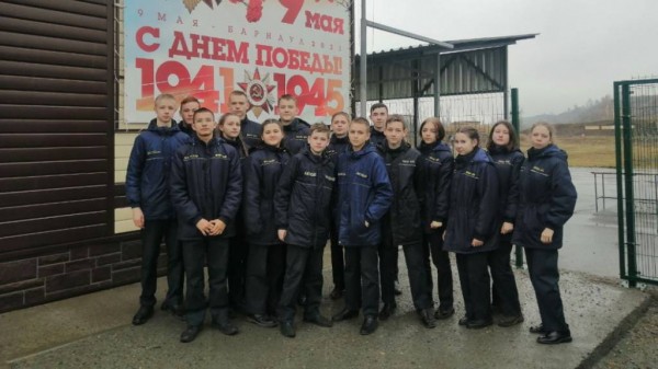 Барнаульские школьники приняли участие в акции «Оружие Победы» Барнаульские школьники приняли участие в акции «Оружие Победы»