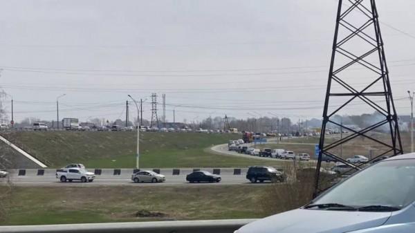 На трассе Барнаул-Бийск скопилась большая пробка На трассе Барнаул-Бийск скопилась большая пробка