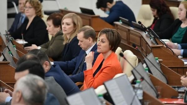 На сессии АКЗС обсудили меры поддержки российской и региональной экономики в условиях санкционного давления На сессии АКЗС обсудили меры поддержки российской и региональной экономики в условиях санкционного давления