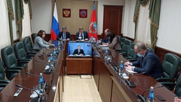 Виктор Томенко принял участие в окружном совещании с главами Сибири о реализации государственной молодежной политики Виктор Томенко принял участие в окружном совещании с главами Сибири о реализации государственной молодежной политики
