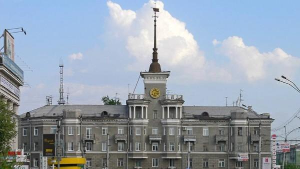 В Барнауле отремонтируют городские часы