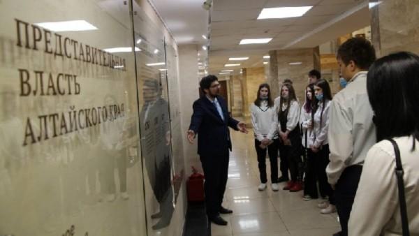 В АКЗС впервые с начала пандемии прошел парламентский урок В АКЗС впервые с начала пандемии прошел парламентский урок