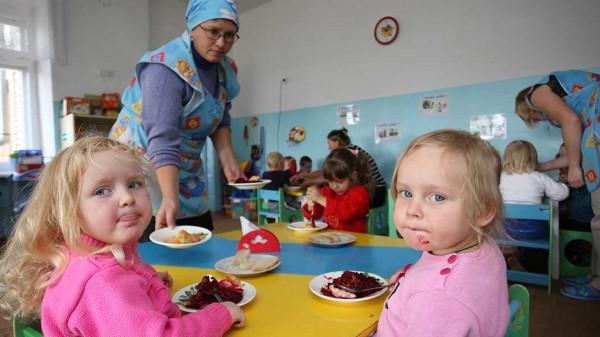 В Алтайском крае обсудили предстоящее повышение платы за детский сад