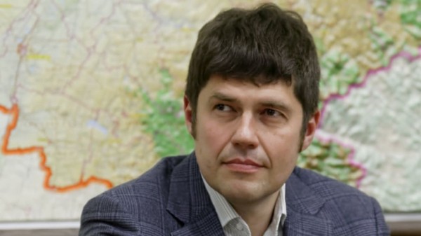 Виктору Томенко представили нового руководителя УФНС по Алтайскому краю Виктору Томенко представили нового руководителя УФНС по Алтайскому краю