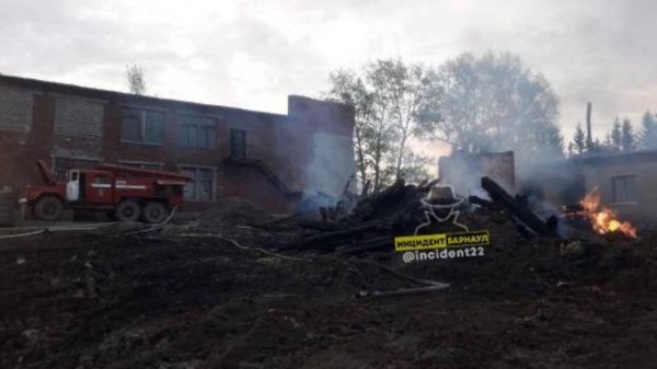 Сильный пожар произошел в Заринском районе