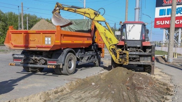 В Барнауле полным ходом идет строительство разворотного кольца на Новом рынке
