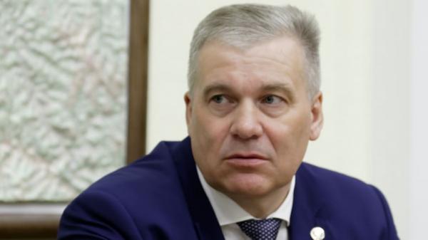 Виктору Томенко представили нового руководителя УФНС по Алтайскому краю Виктору Томенко представили нового руководителя УФНС по Алтайскому краю