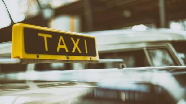 В Барнауле ветераны и дальше могут ездить на такси бесплатно В Барнауле ветераны и дальше могут ездить на такси бесплатно