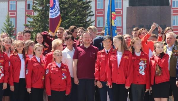 В Алтайском крае стартовал летний трудовой сезон краевого студотряда «Алтай» В Алтайском крае стартовал летний трудовой сезон краевого студотряда «Алтай»