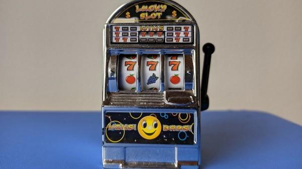Организаторы незаконных азартных игровых клубов в Алтайском крае отделались условным сроком