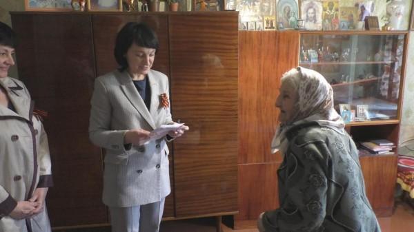 Славгородским ветеранам Великой Отечественной войны продолжают вручать подарки ко Дню Победы Славгородским ветеранам Великой Отечественной войны продолжают вручать подарки ко Дню Победы