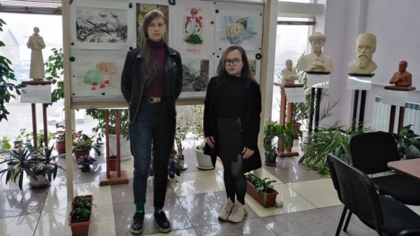 В Бийске открылась выставка детских рисунков «Помним. Гордимся» В Бийске открылась выставка детских рисунков «Помним. Гордимся»