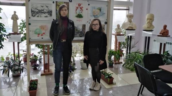 В Бийске открылась выставка детских рисунков «Помним. Гордимся» В Бийске открылась выставка детских рисунков «Помним. Гордимся»