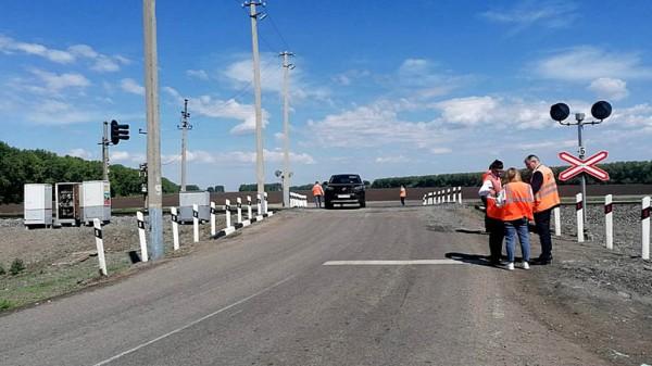 В Алтайском крае проверяют железнодорожные переезды В Алтайском крае проверяют железнодорожные переезды