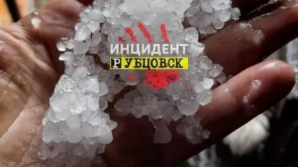 В Рубцовске прошел крупный град В Рубцовске прошел крупный град