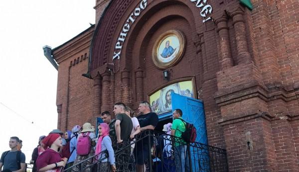 Коробейниковский крестный ход начал своё движение по Барнаулу Коробейниковский крестный ход начал своё движение по Барнаулу