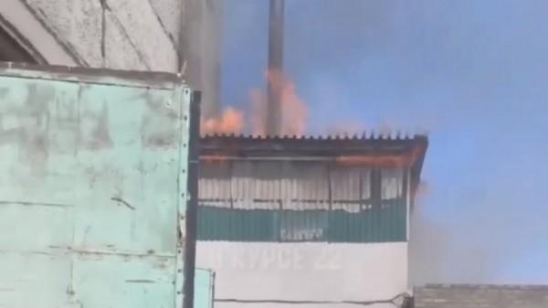 В Барнауле ликвидировали пожар на промышленном предприятии В Барнауле ликвидировали пожар на промышленном предприятии