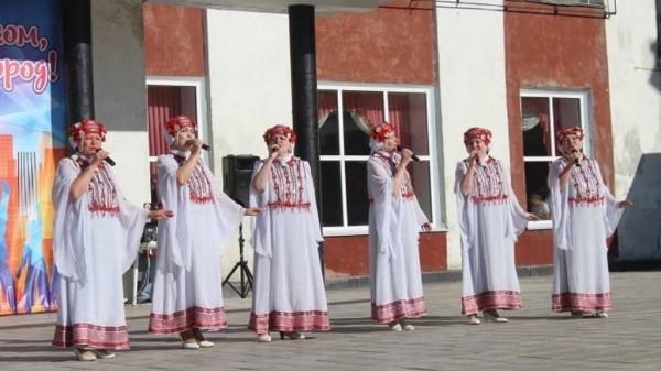 В Рубцовске нарисовали солнечную Россию