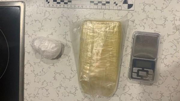В Барнауле полицейские задержали крупного героинового закладчика В Барнауле полицейские задержали крупного героинового закладчика