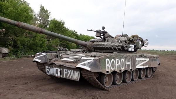 В спецоперации на Украине принимает участие танк с надписью «Бийск рулит» В спецоперации на Украине принимает участие танк с надписью «Бийск рулит»