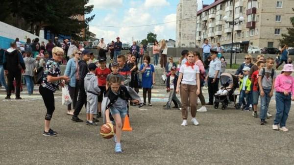 В Камне детский праздник проходил на нескольких площадках В Камне детский праздник проходил на нескольких площадках