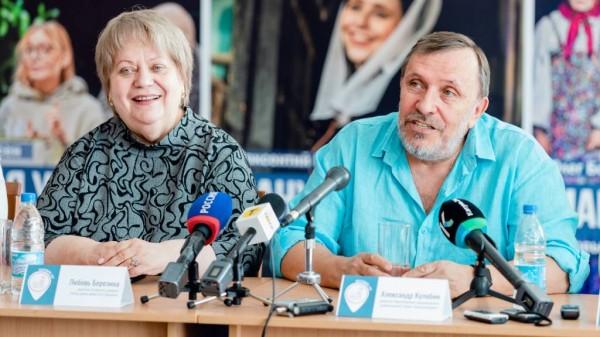 Четыре ведущих новосибирских театра привезли свои спектакли в Барнаул