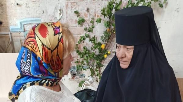 В старинном Богоявленском храме Камня возобновились богослужения В старинном Богоявленском храме Камня возобновились богослужения