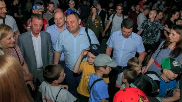 Празднование Дня России в Барнауле завершилось фейерверком Празднование Дня России в Барнауле завершилось фейерверком