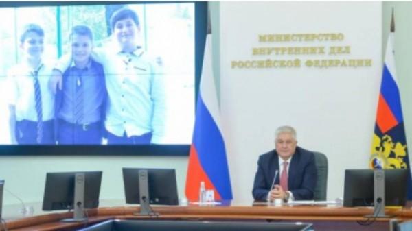 В МВД России наградил детей и подростков с Алтая, совершивших героические поступки