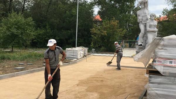 В Рубцовске благоустраивают места культуры и отдыха В Рубцовске благоустраивают места культуры и отдыха