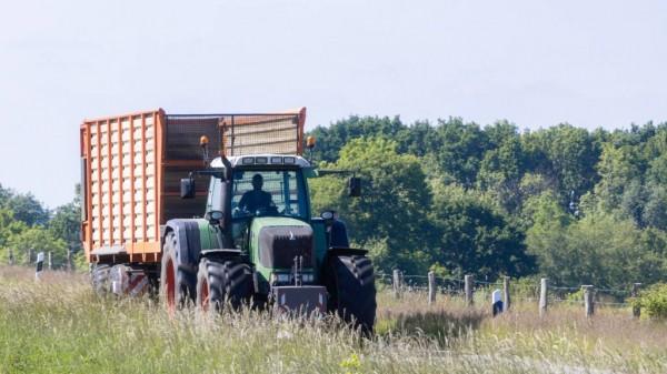 Алтайский край входит в число регионов-лидеров по объемам доведения господдержки сельхозпредприятиям Алтайский край входит в число регионов-лидеров по объемам доведения господдержки сельхозпредприятиям