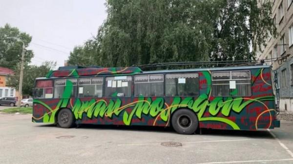 Необычный троллейбус появился в Барнауле