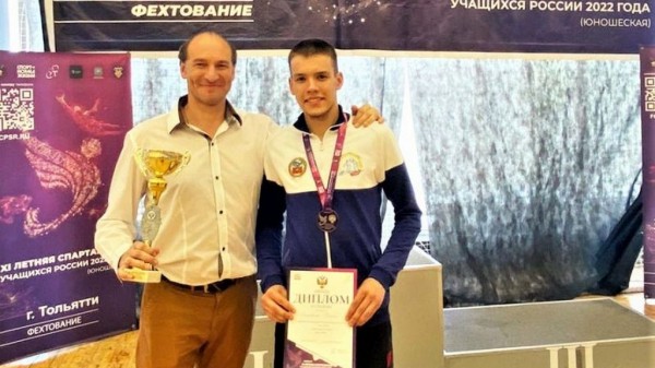 Острый талант. «АП» пообщалась с многообещающим алтайским саблистом Кириллом Шаповаловым Острый талант. «АП» пообщалась с многообещающим алтайским саблистом Кириллом Шаповаловым