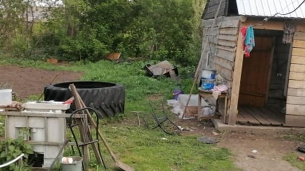 В Алтайском крае под суд пойдет мать, у которой сын утонул в тракторном колесе В Алтайском крае под суд пойдет мать, у которой сын утонул в тракторном колесе