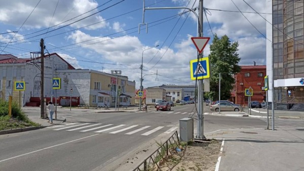 В Барнауле продолжают устанавливать светофоры В Барнауле продолжают устанавливать светофоры