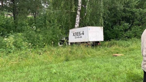 В результате ДТП возле Сибирского перевернулся трактор В результате ДТП возле Сибирского перевернулся трактор