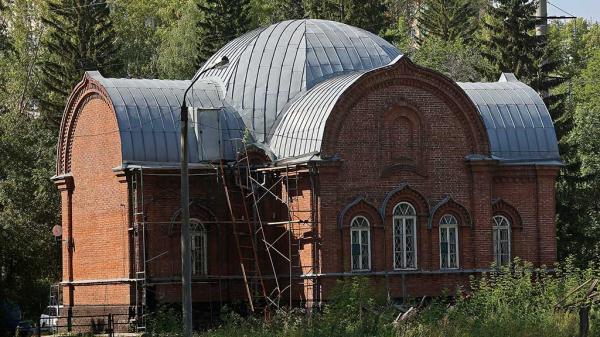 Зачем в Барнауле у здания бывшего планетария демонтировали колонны Зачем в Барнауле у здания бывшего планетария демонтировали колонны