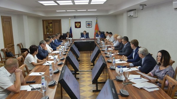 Депутаты АКЗС обсудили с регоператорами проблемы и перспективы развития системы обращения с ТКО в Алтайском крае Депутаты АКЗС обсудили с регоператорами проблемы и перспективы развития системы обращения с ТКО в Алтайском крае