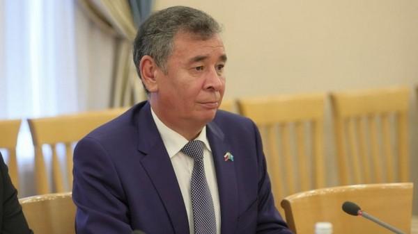 Губернатор Виктор Томенко провел рабочую встречу с генконсулом Казахстана в Омске Керимом Кожамбердиевым Губернатор Виктор Томенко провел рабочую встречу с генконсулом Казахстана в Омске Керимом Кожамбердиевым