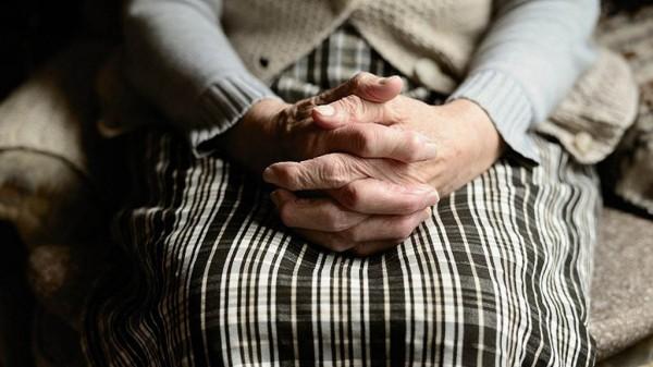 Свыше 2,2 тысяч жителей Алтайского края досрочно оформили пенсию в этом году Свыше 2,2 тысяч жителей Алтайского края досрочно оформили пенсию в этом году