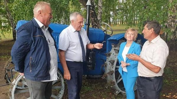 В Родинском районе прошел праздник, посвященный 100-летию начала механизированной обработки земли на Алтае